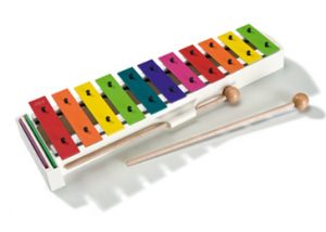 Xylofoon of klokkenspel met gekleurde staafjes volgens Boomwhackers principe.